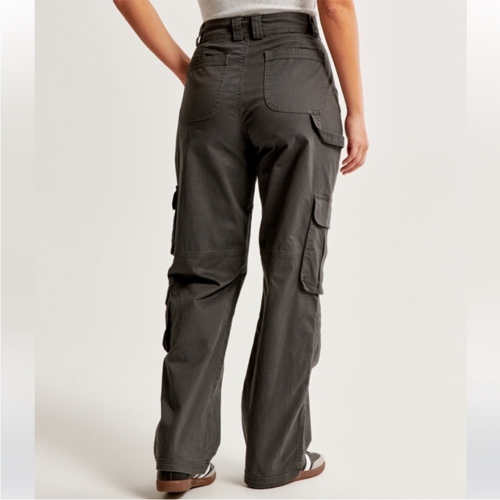 Abercrombie & Fitch Dark Charcoal Wide-Leg Cargo Pants - Picture 3 of 6